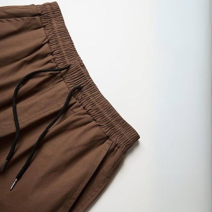 Elastic drawstring waistband detail