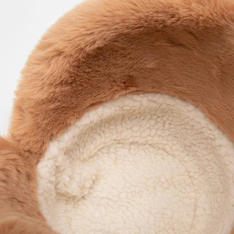Faux fur brim and fleece lining interior detail