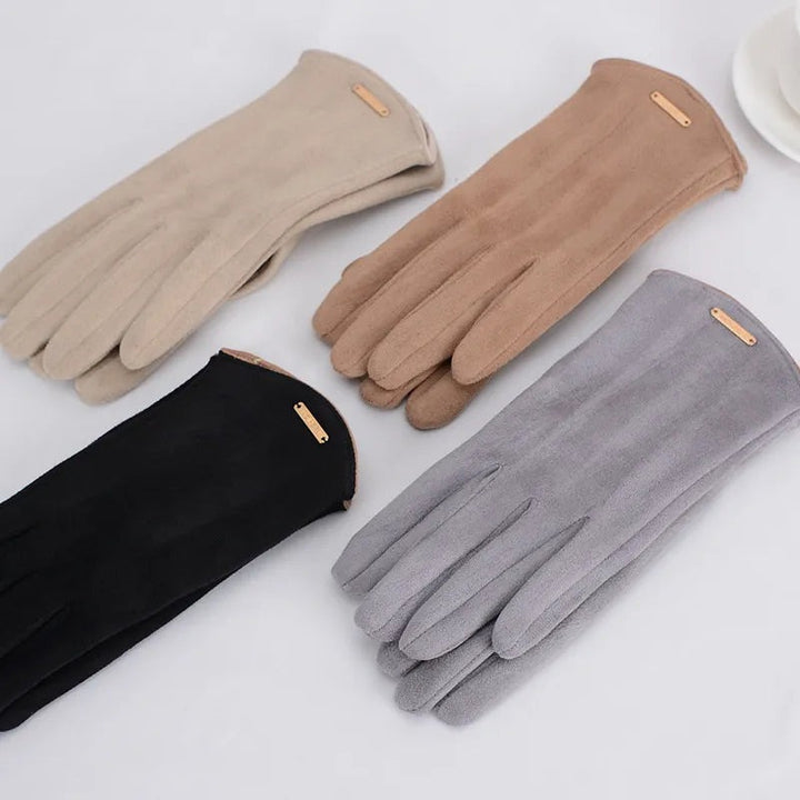 Suede-look touchscreen gloves group flat lay