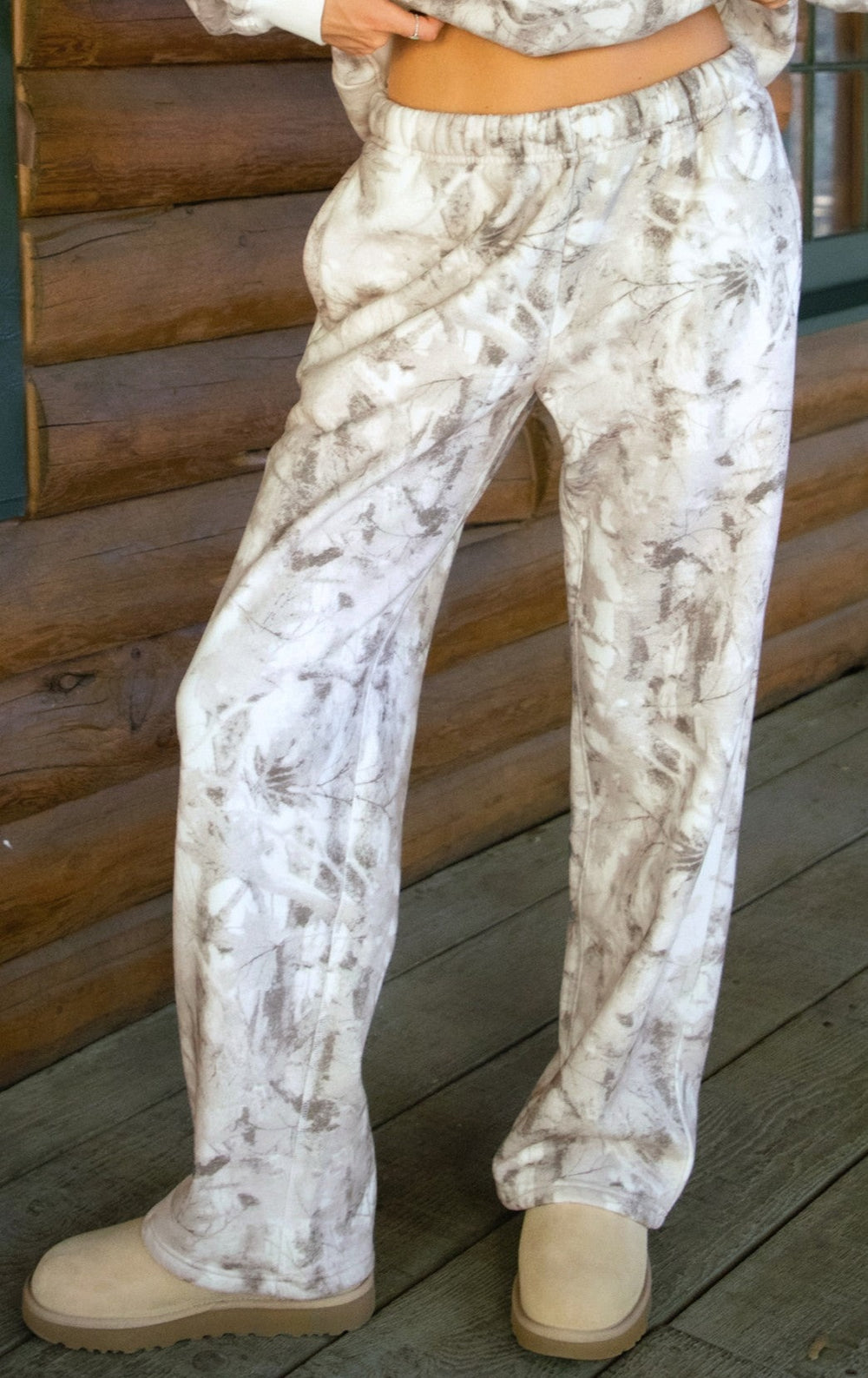 Women's wide leg leaf camo print fleece sweatpants front detail