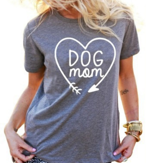 Dog Mom Heart Graphic T-Shirt – Gray